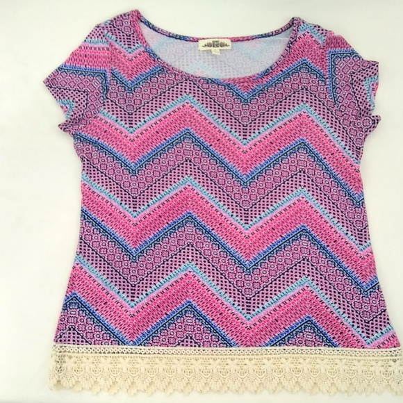 Hippie Rose Women's Short Sleeve Top Chevron Print Laced Bottom Shirt Size Large - Picture 6 of 7